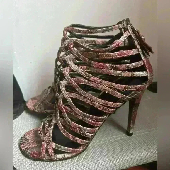 Stuart Weitzman Loops Strappy Python-Embossed Leather Sandal Size 5.5 - Picture 5 of 8